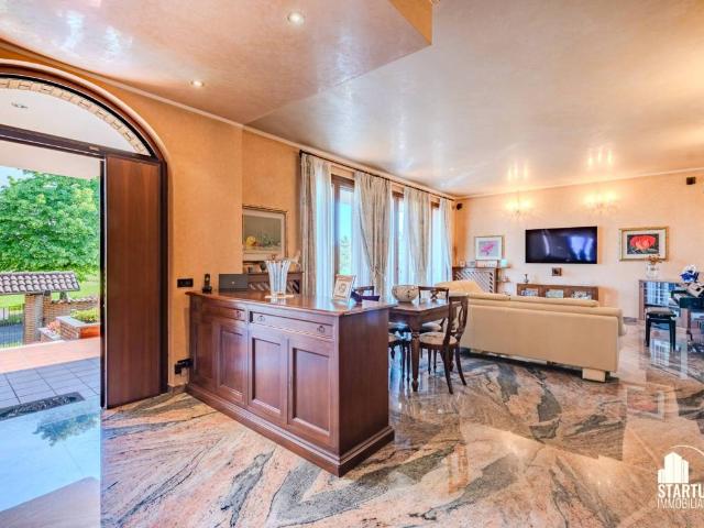 Villa Indipendente in vendita a Unione dei Comuni I Fontanili, Vermezzo