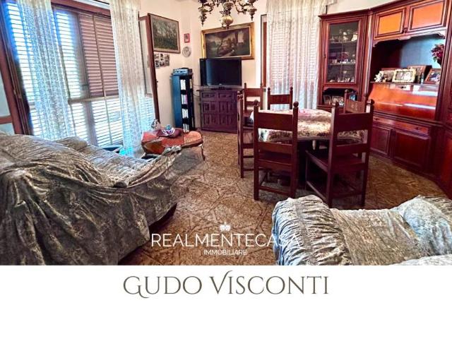 Villa Indipendente in vendita a Zelo Surrigone, Vermezzo con Zelo