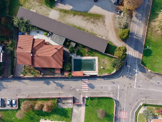 Villa Indipendente in vendita a Unione dei Comuni I Fontanili, Zelo Surrigone