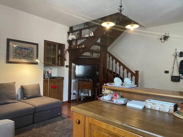 Villa Indipendente in vendita a Tetto Pertus, Piemonte