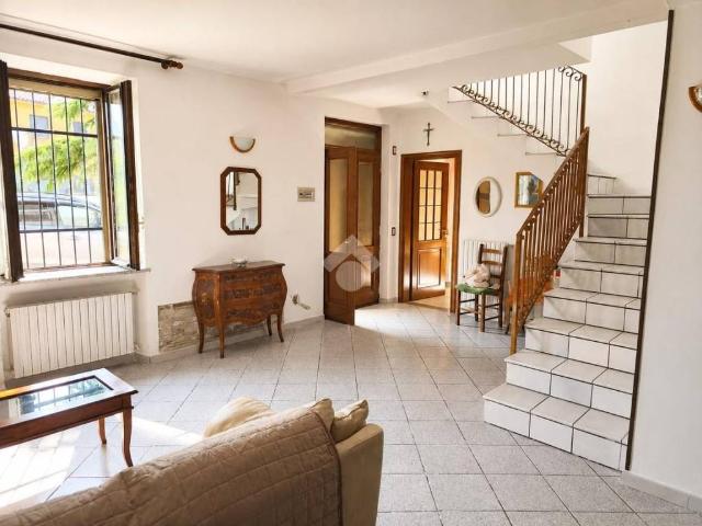Villa Indipendente in vendita a Vernasca, Reggio Emilia
