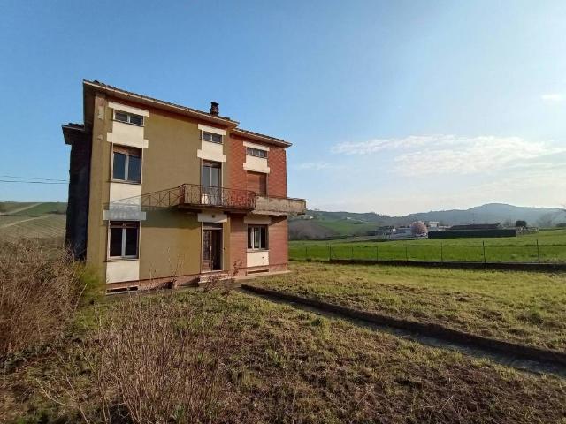 Villa Indipendente in vendita a Vernasca, Reggio Emilia