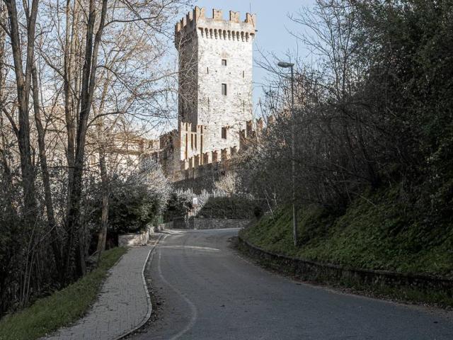 Villa Indipendente in vendita a Vernasca, Reggio Emilia