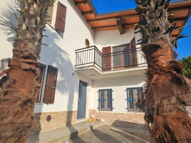 Villa Indipendente in vendita a Vernasca, Reggio Emilia