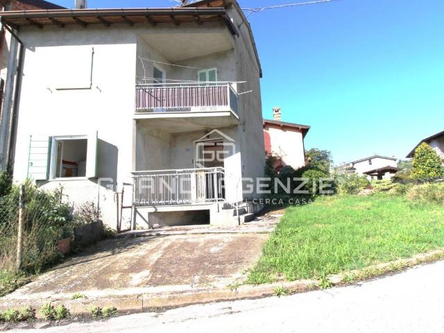 Villa Indipendente in vendita a Vernasca, Reggio Emilia