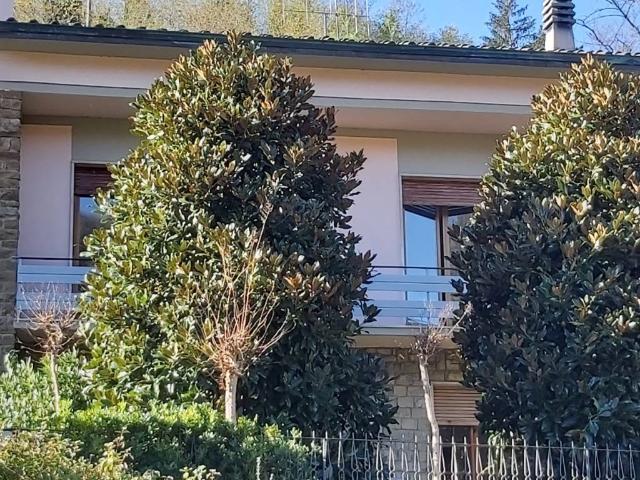 Villa Indipendente in vendita a Vernio