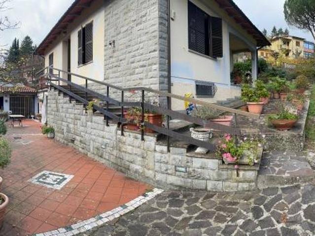 Villa Indipendente in vendita a Sant'Ippolito, Vernio