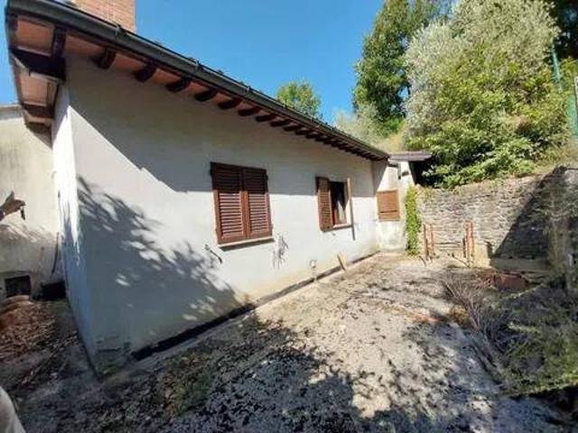 Villa Indipendente in vendita a Mercatale, Vernio
