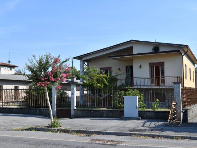 Villa Indipendente in vendita a Verolavecchia, Lombardia