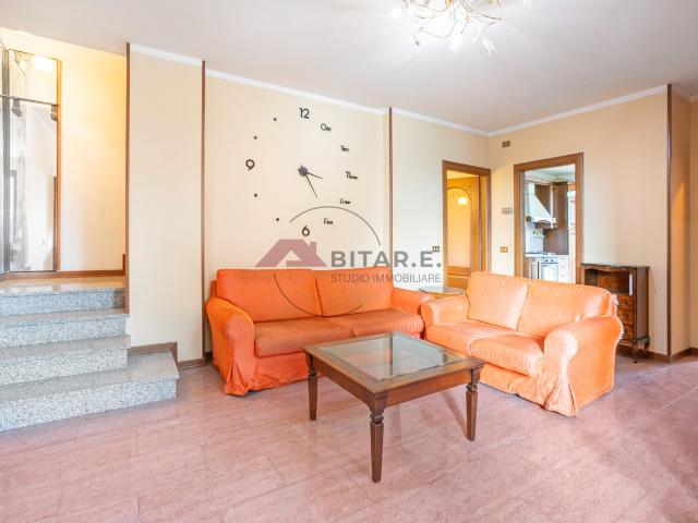 Villa Indipendente in vendita a Verolavecchia, Lombardia