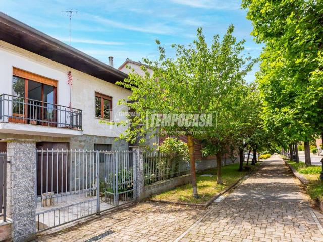 Villa Indipendente in vendita a Madonnina, Piemonte