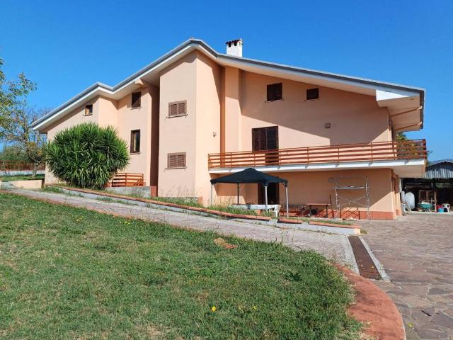 Villa Indipendente in vendita a Veroli, Lazio