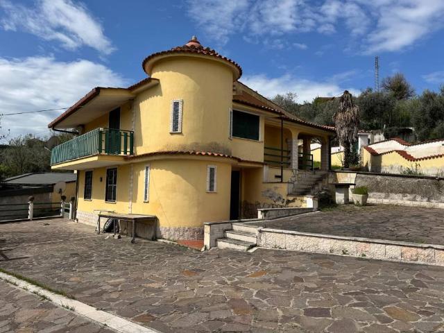 Villa Indipendente in vendita a Veroli, Lazio