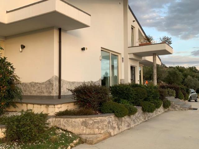 Villa Indipendente in vendita a Veroli, Lazio