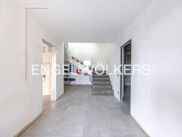 Villa Indipendente in vendita a Est, Brenzone