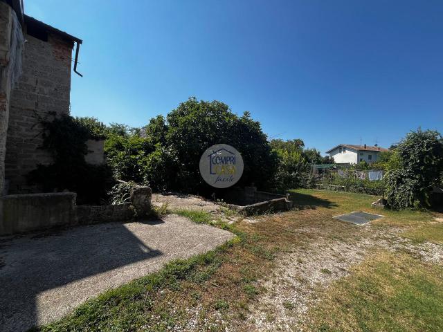 Villa Indipendente in vendita a Sud-Est, Brenzone