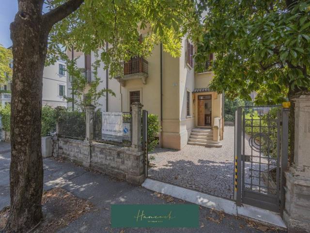 Villa Indipendente in vendita a Nord-Ovest, Brenzone