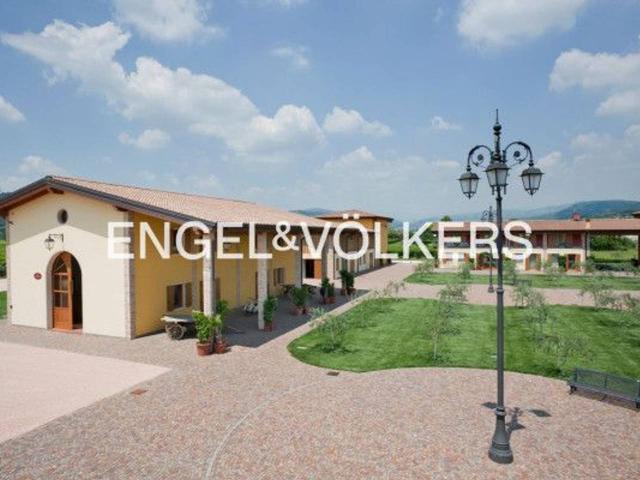 Villa Indipendente in vendita a Centro storico, Brenzone