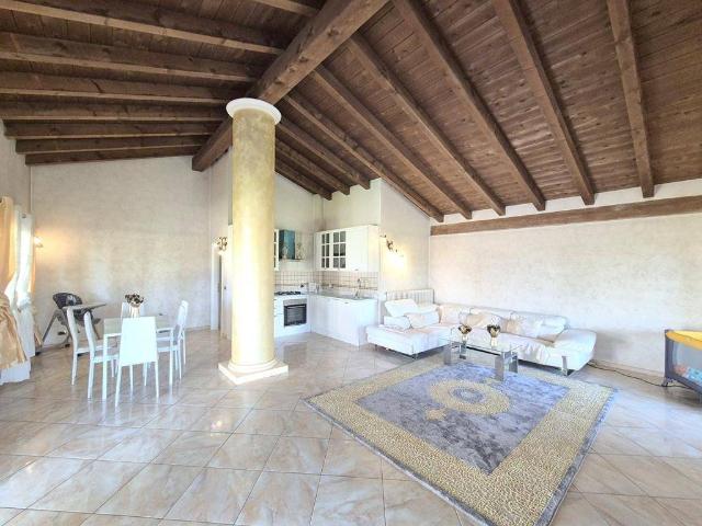 Villa Indipendente in vendita a Sud-Ovest, Brenzone