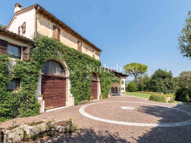 Villa Indipendente in vendita a Nord-Est, Brenzone