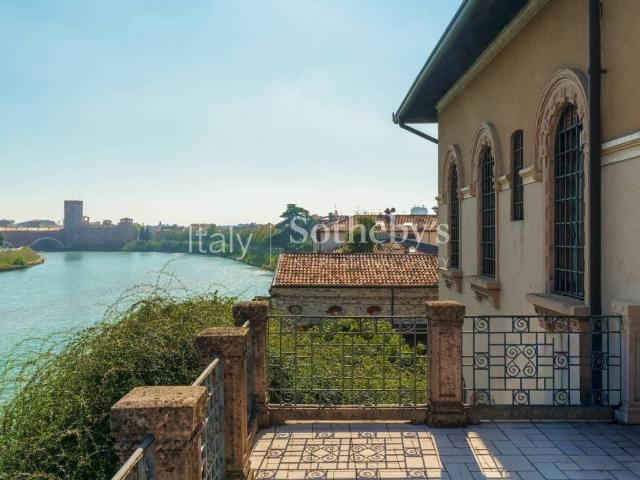 Villa Indipendente in vendita a Centro storico, Brenzone