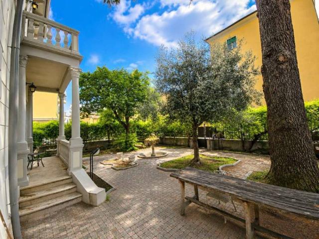 Villa Indipendente in vendita a Sud, Brenzone