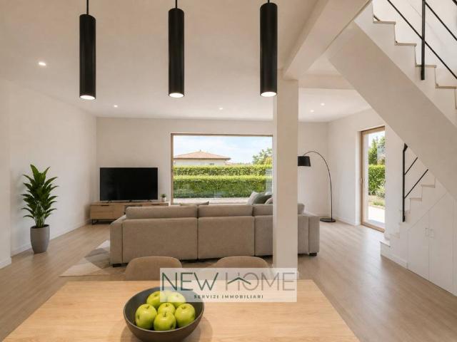 Villa Indipendente in vendita a Palazzina, Brenzone