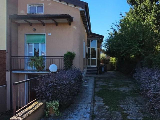 Villa Indipendente in vendita a Sud, Brenzone