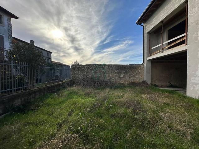 Villa Indipendente in vendita a San Felice Extra, Brenzone