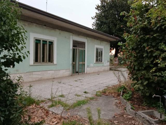 Villa Indipendente in vendita a Sud, Brenzone