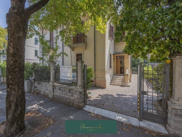 Villa Indipendente in vendita a Nord-Ovest, Brenzone