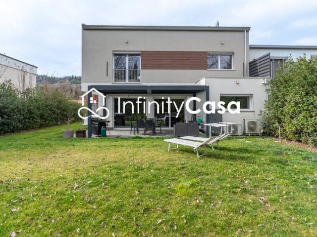 Villa Indipendente in vendita a Est, Brenzone