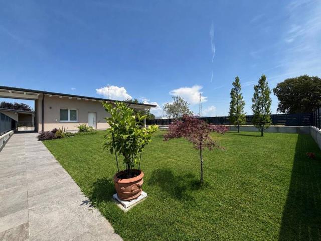 Villa Indipendente in vendita a Palazzina, Brenzone