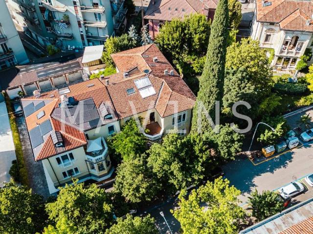 Villa Indipendente in vendita a Nord-Ovest, Brenzone