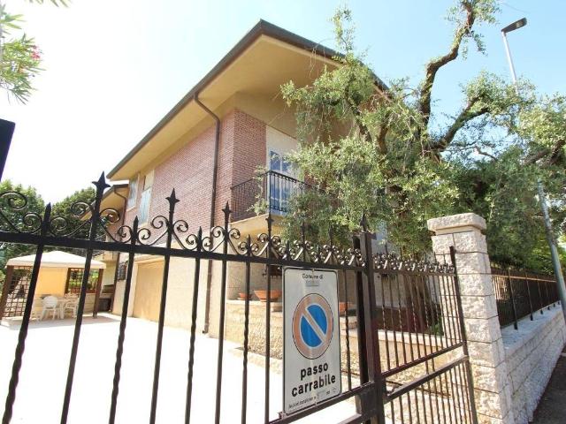 Villa Indipendente in vendita a Nord-Est, Brenzone