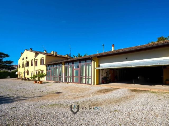 Villa Indipendente in vendita a Ovest, Brenzone