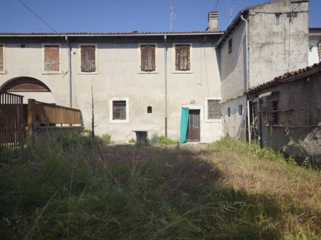 Rustico in vendita a Sud-Ovest, Brenzone