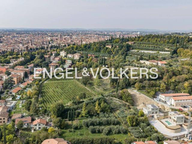 Villa Indipendente in vendita a Est, Brenzone