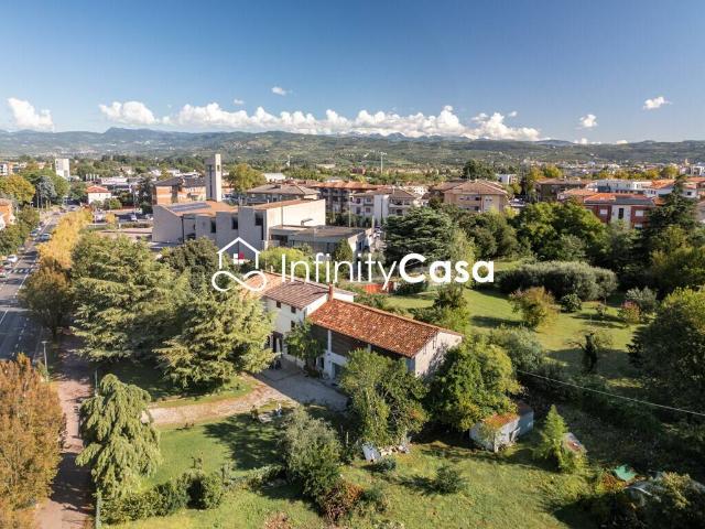 Villa Indipendente in vendita a Ovest, Brenzone