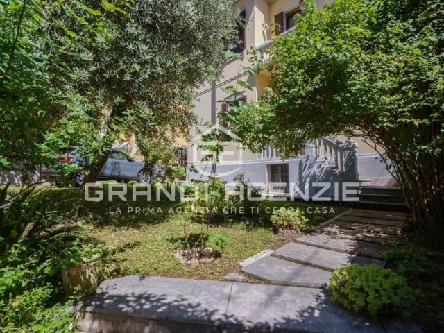 Villa Indipendente in vendita a Centro storico, Brenzone