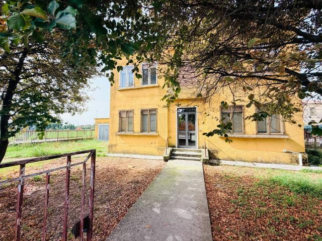 Villa Indipendente in vendita a Veronella, Veneto