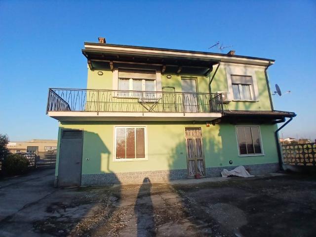 Villa Indipendente in vendita a Verrua Po, Lombardia
