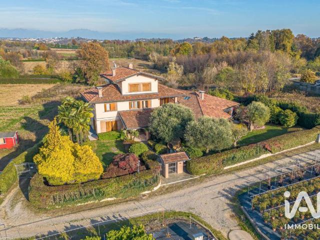 Villa Indipendente in vendita a Vertemate Con Minoprio, Lombardia