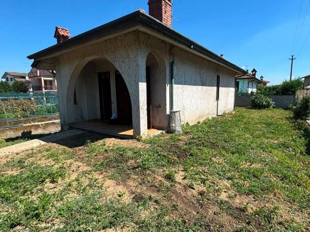 Villa Indipendente in vendita a Vertemate Con Minoprio, Lombardia