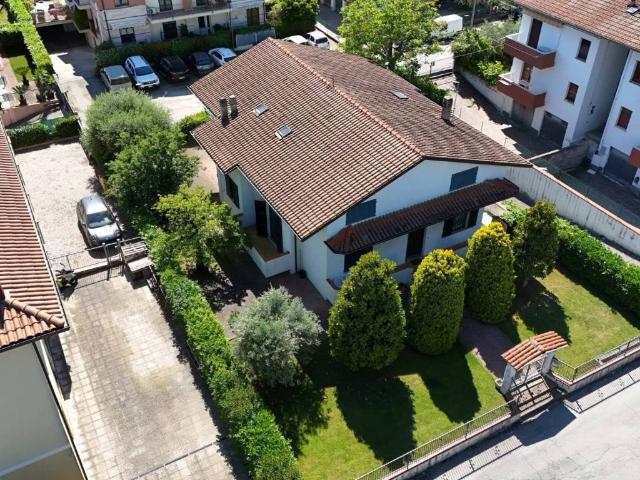 Villa Indipendente in vendita a Unione di comuni Valmarecchia, Verucchio