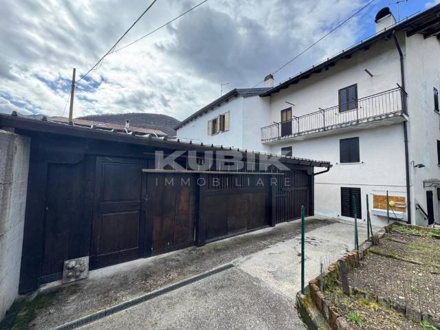 Villa Indipendente in vendita a Verzegnis, Friuli-Venezia Giulia