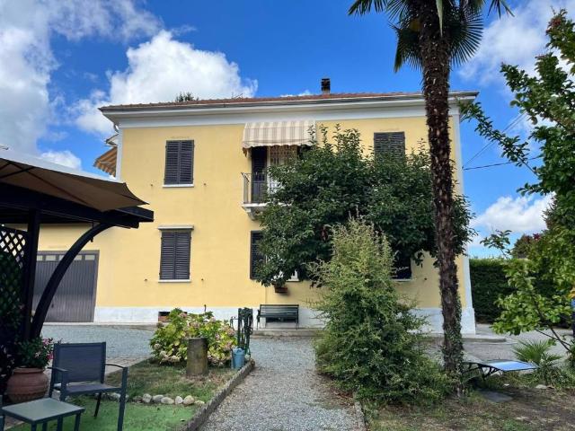 Villa Indipendente in vendita a Papò, Piemonte