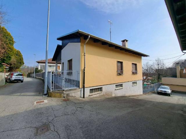 Villa Indipendente in vendita a Verzuolo, Piemonte