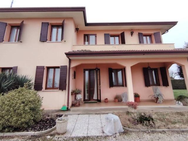 Villa Indipendente in vendita a Vescovana, Veneto