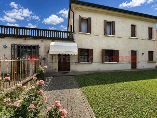 Villa Indipendente in vendita a Vescovana, Veneto